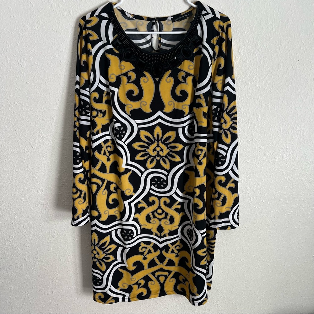 Size 16 Women’s Long-Sleeve Black and Yellow Mustard Patterned Dress